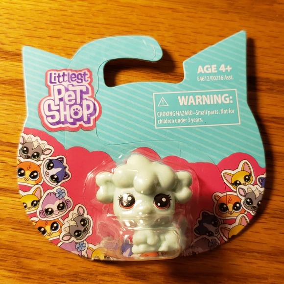 Littlest Pet Shop Teeny Tiny Pets Hasbro Blue Baby Lamb/ Sheep Brand New in Box - Picture 1 of 2